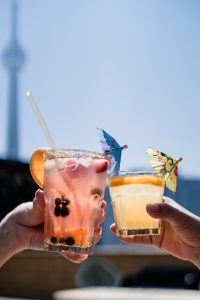 how to brew kombucha and the health benefits of drinking kombucha